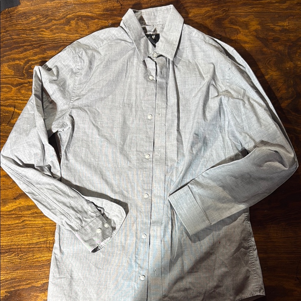 Men's Gray Button-Up Shirt